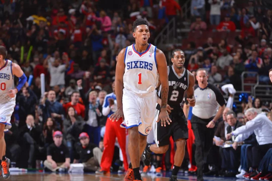 球队防守端稳定，失球率降低（后防稳健，丢球率回落）