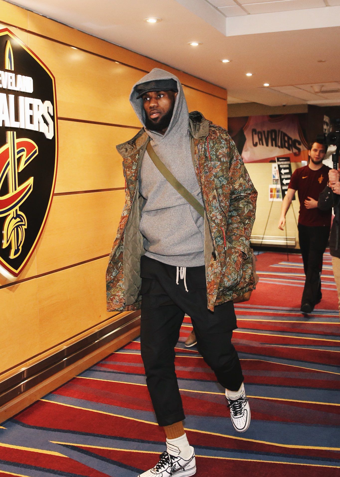 早报：里程碑献大礼，要多酷有多酷！（早报：里程碑重磅好礼，酷炫拉满！）