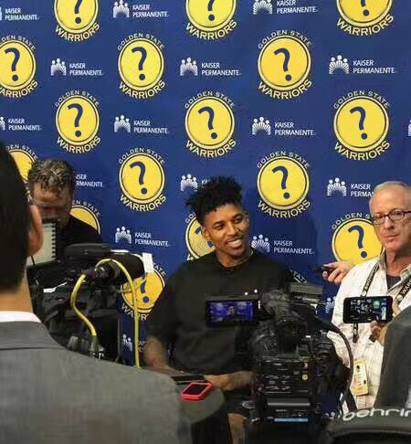 美记：步行者对独行侠中锋加福德很感兴趣（美媒称步行者青睐独行侠中锋加福德）