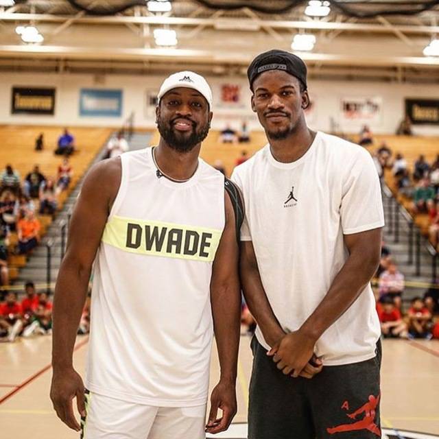 杜兰特中投命中，比赛节奏被点燃（杜兰特中距离跳投命中，比赛节奏瞬间提速）