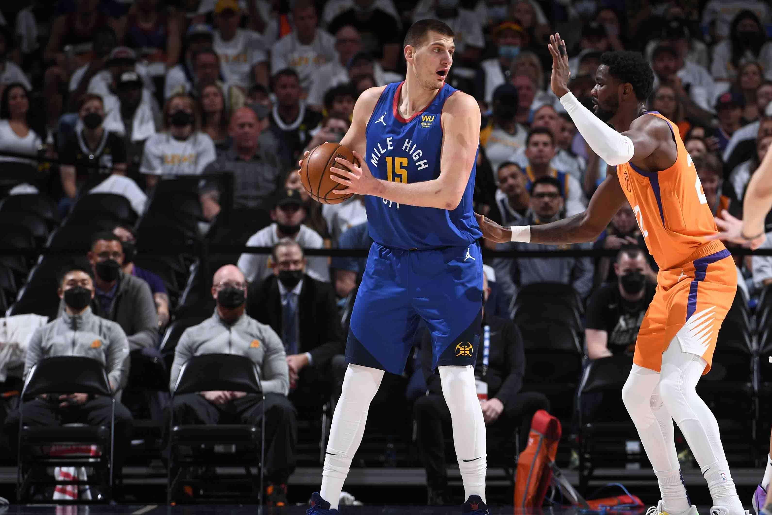 记者：韩鹏仍是泰山主帅，但俱乐部需要找个名义上的“主帅”（记者：韩鹏继续执掌泰山，俱乐部需另找一位名义主帅）