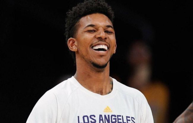 北京战江苏大名单：周琦、赵睿均出战、斯佩尔曼、贾尔斯在列（北京对阵江苏出场名单出炉：周琦赵睿确认登场，斯佩尔曼、贾尔斯入选）