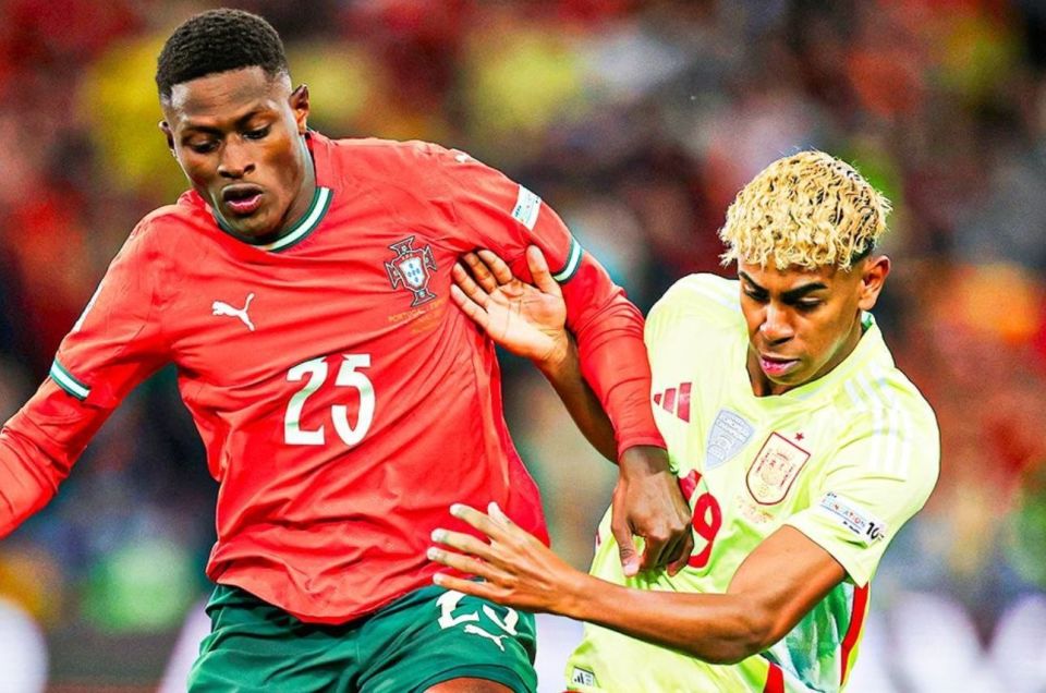 申花1-3输球，柔佛新山近两个赛季亚冠对中超球队保持不败（申花1-3告负，柔佛新山亚冠近两季对中超仍保持不败）